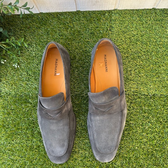 Magnanni Slip-on Suede Loafer - 
Navy men size 8 gently used 
€349.00 - Picture 4 of 16